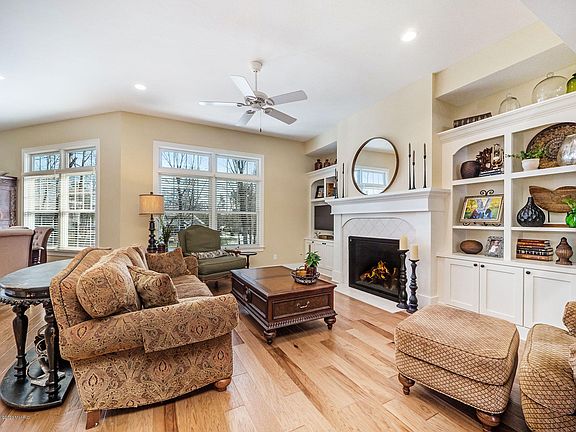 4th image of 16154 Coventry Ln