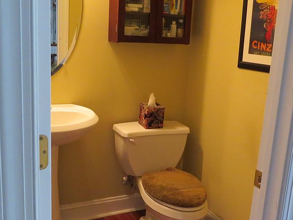 Foyer Powder Room