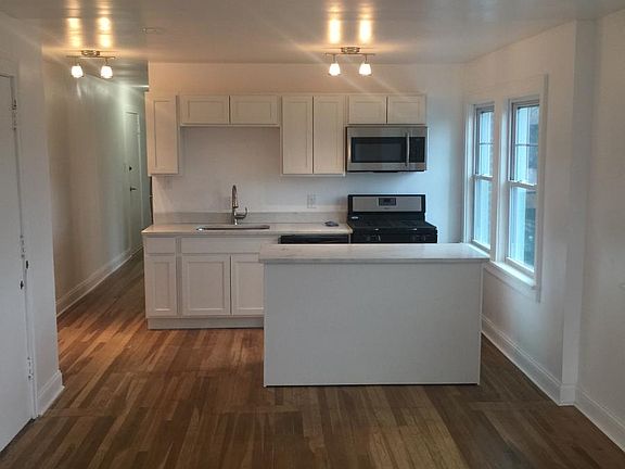 2nd image of 10600 Clifton Blvd APT 1
