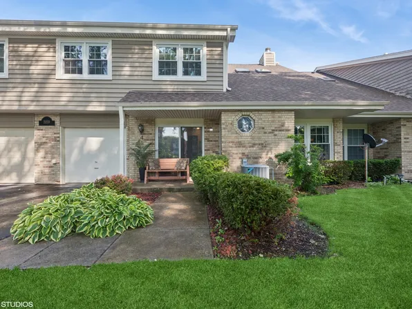 1959 Lancaster Ct APT 4, Naperville, IL 60565