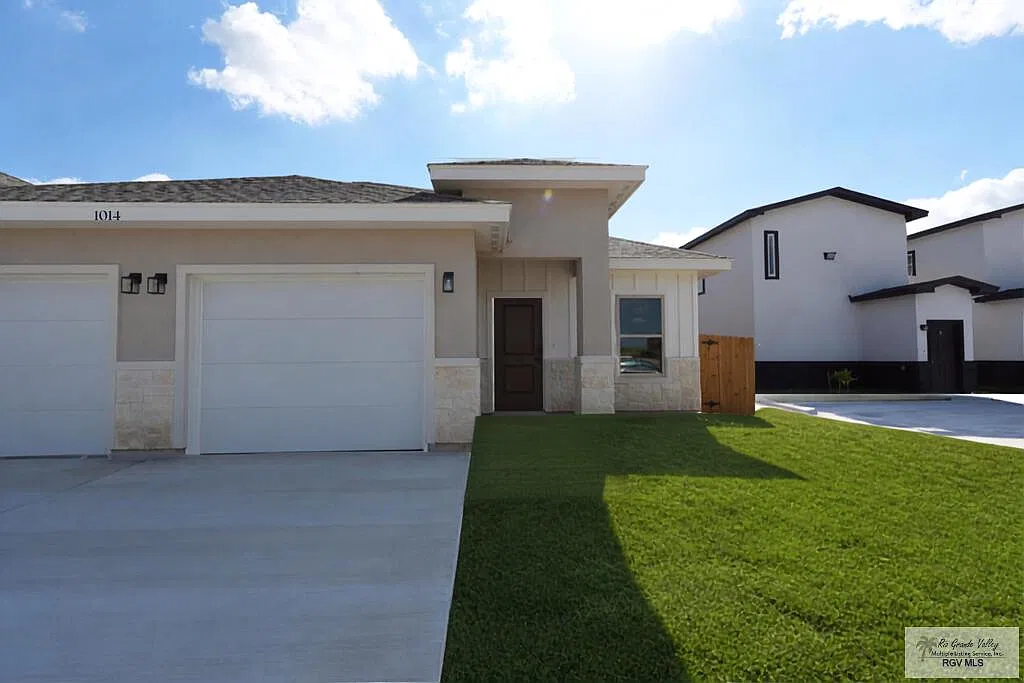2 bed, 2.0 bath, 2690 sqft, $1,550 — Photo 4