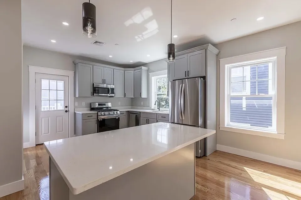 3 bed, 1288 sqft, $2,375 — Photo 4