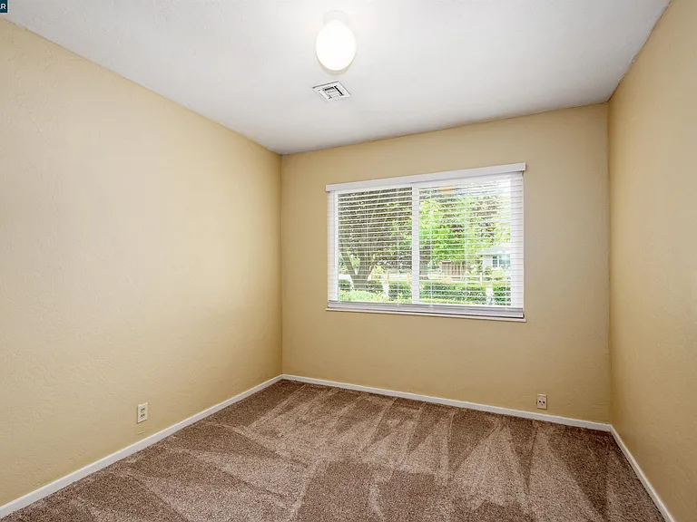 378 Verona Ave — Photo 17
