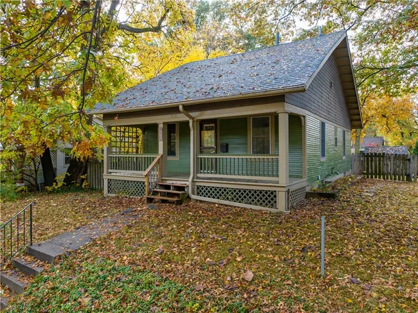 742 27th St, Des Moines, IA 50312