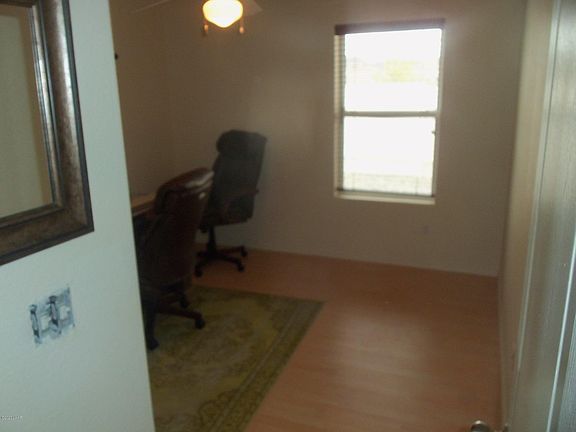 5th image of 3052 Shoshone Dr Unit 102