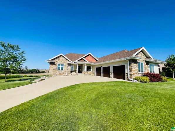 840 Terrtam St, Moville, IA 51039
