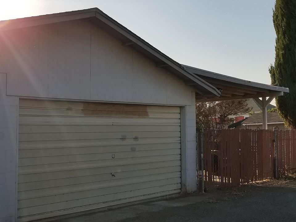 2nd image of 535 E L St