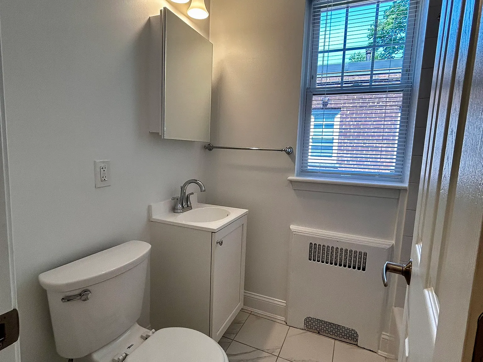 2 bed, 1.0 bath, 836 sqft, $3,095 — Photo 4
