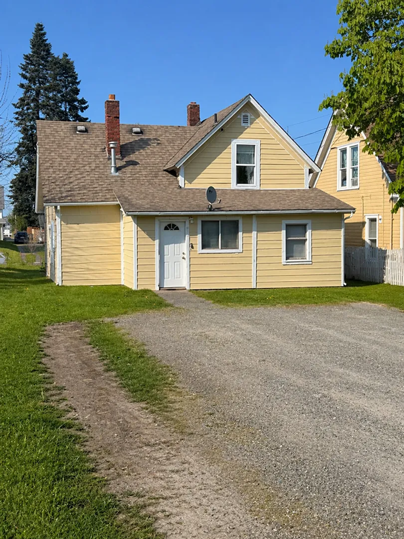 Building Photo - 412 Lakeway Dr