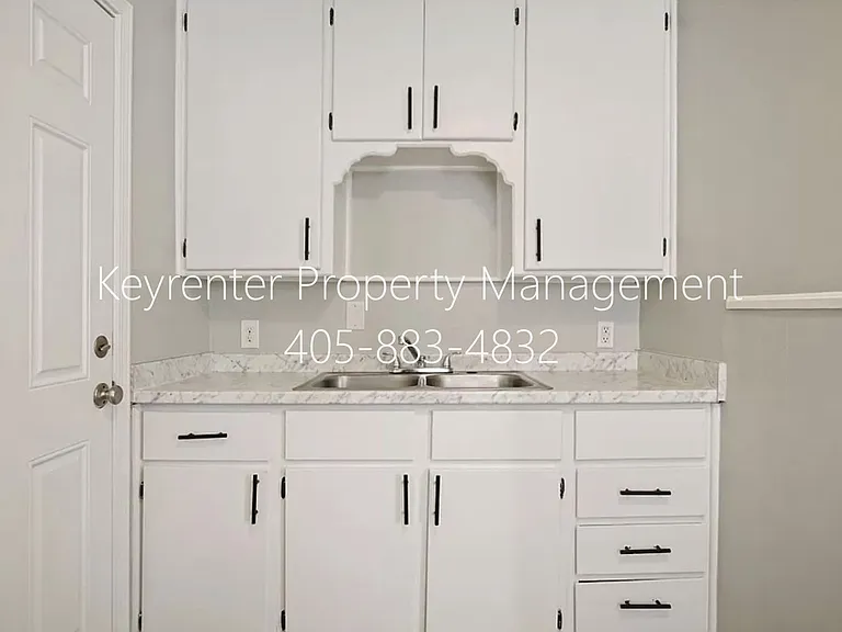 3937 SW 27th Pl — Photo 22