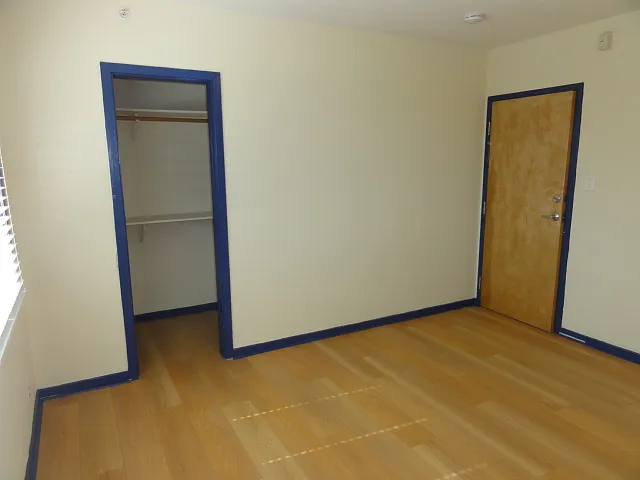 12 bed, $1,150 — Photo 3