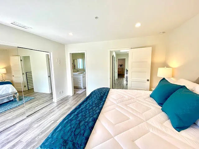 156 Avenida Florencia — Photo 4