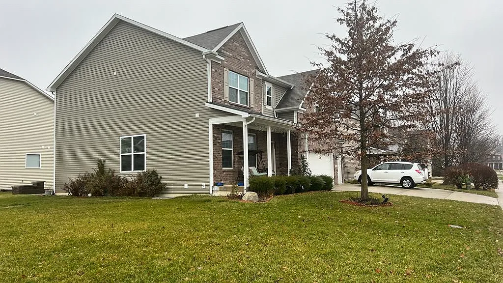 4 bed, 3.5 bath, 3840 sqft, $3,145 — Photo 3
