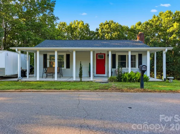 32 W Highland Ave, Granite Falls, NC 28630