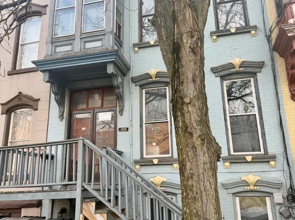 3256 6th Avenue, Troy, NY 12180