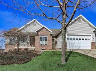 505 Skyview Dr, Waunakee, WI 53597