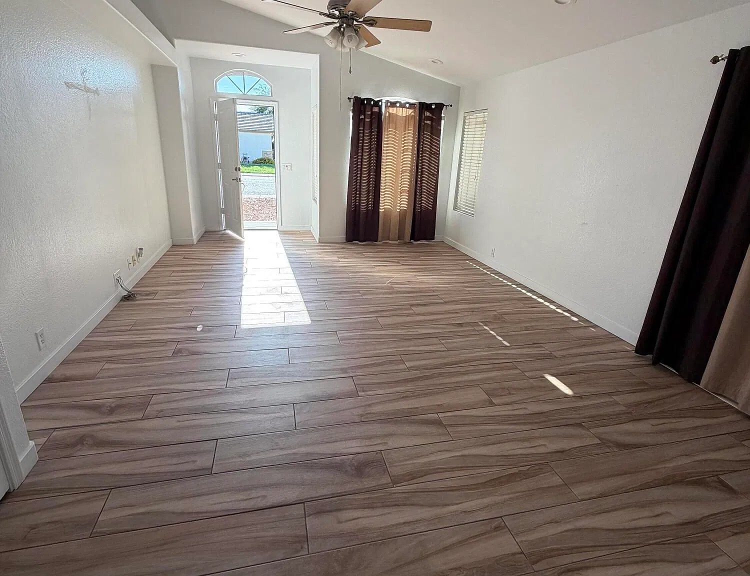 3 bed, 2.0 bath, $2,500 — Photo 2