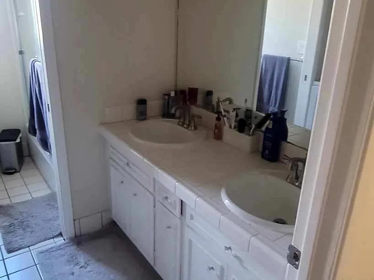 1423 Essex Way #1 — Photo 5
