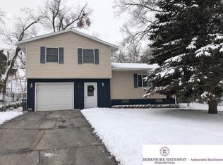 11013 Valley St, Omaha, NE 68144