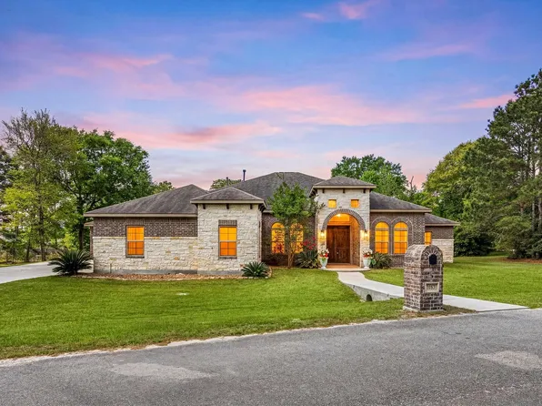 8992 Wind Jammer Ln, Montgomery, TX 77316