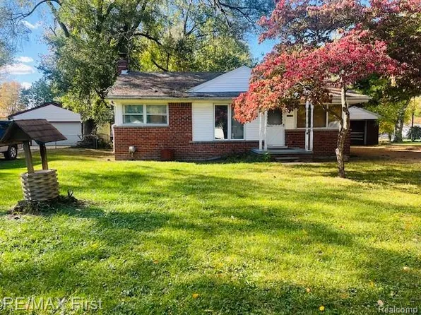 37335 Ilene St, Clinton Township, MI 48036