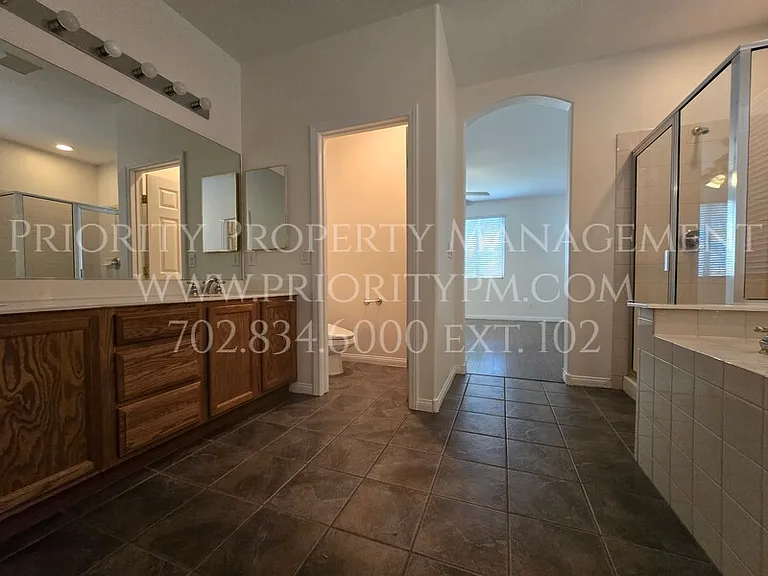 10001 Central Valley Ave — Photo 13