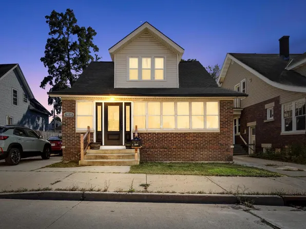 1031 West Washington STREET, West Bend, WI 53095