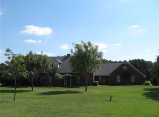 8550 Karen Ln, Terrell, TX 75160