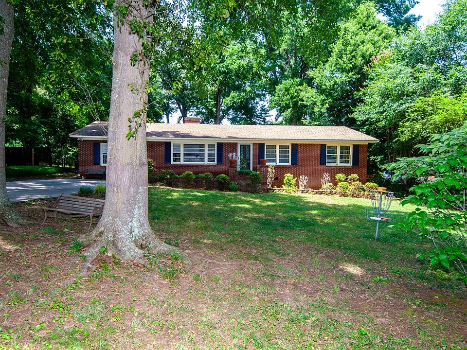 1st image of 243 Briarwood Dr