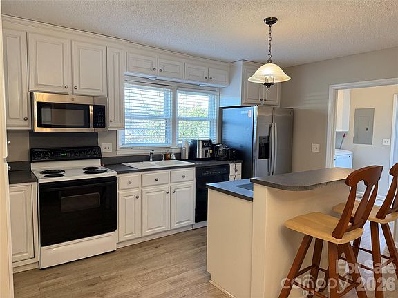 3rd image of 240 Nixon Rd