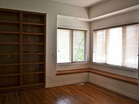 4th image of 20 Mountain Laurel Dr