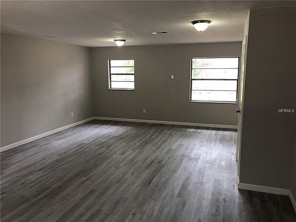 3rd image of 912 Longview Ave