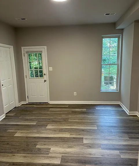 843 Fairview Village Ct — Photo 5