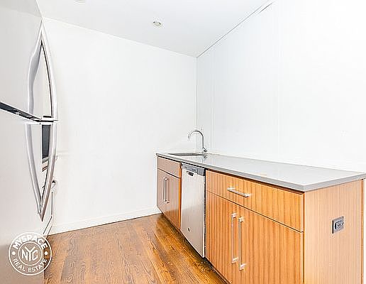 3rd image of 1209 Dekalb Ave APT 223