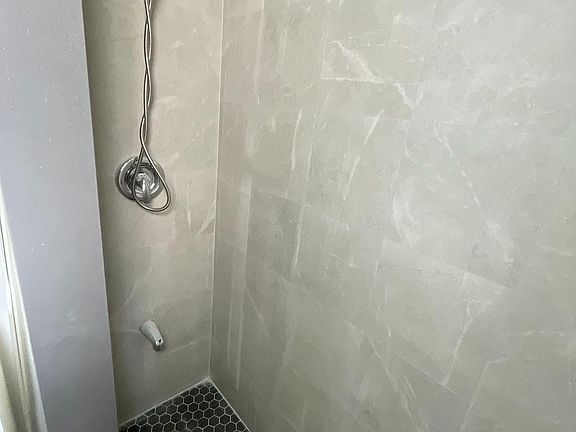 5th image of 2548 Keele St #3