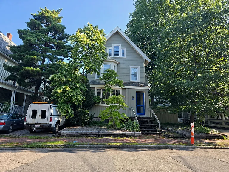 27 Garfield St #2R — Photo 13