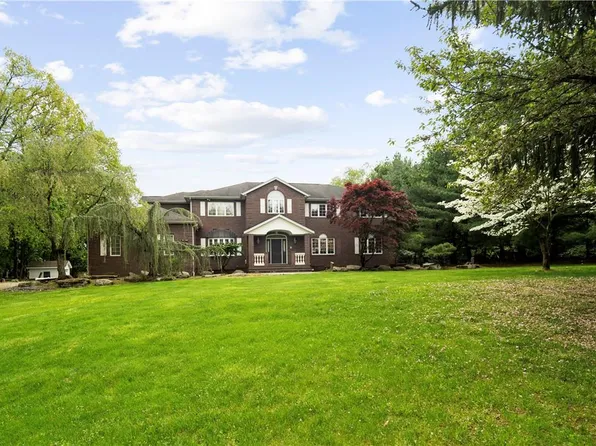 6 Hidden Ridge Lane, New City, NY 10956