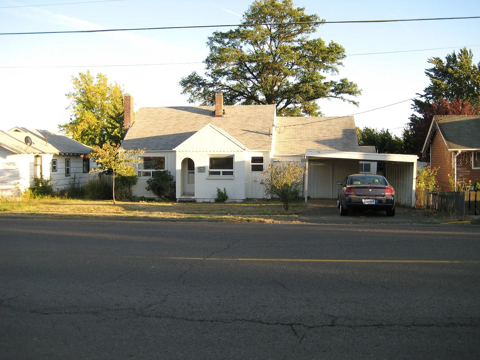 711 NE Main St photo 1