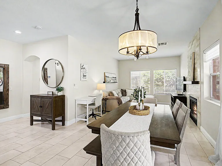 2025 Shining Feather Ln — Photo 12