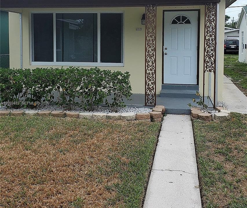 1st image of 619 N D St