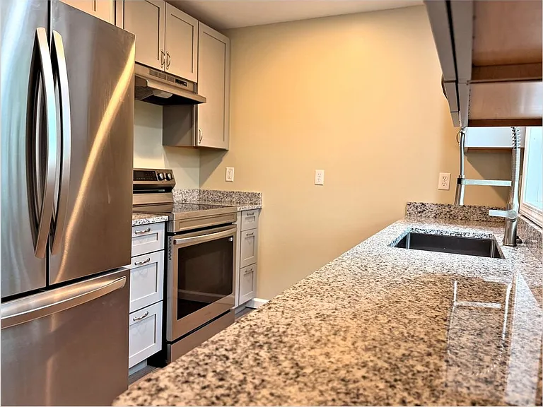 14 Cummings St #2 — Photo 5