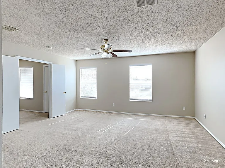 4050 Hunters Creek Dr — Photo 8