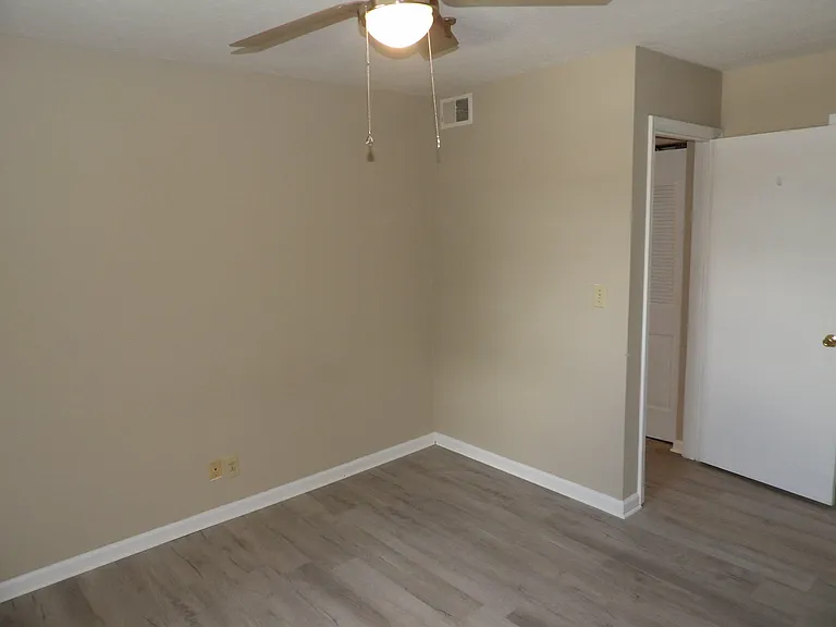 430 Harrodswood Rd #30 — Photo 39