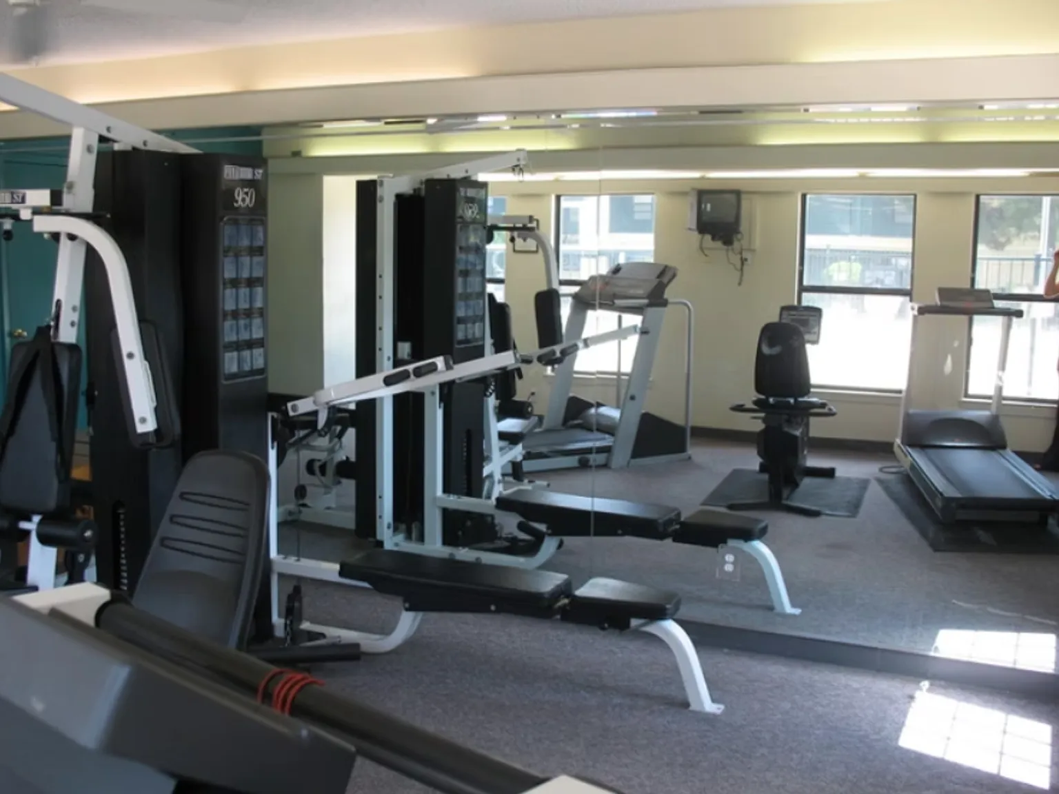 Sonterra West Apartments — Photo 4
