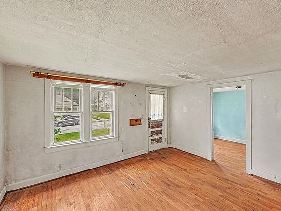 5th image of 1129 S Dodgion Ave