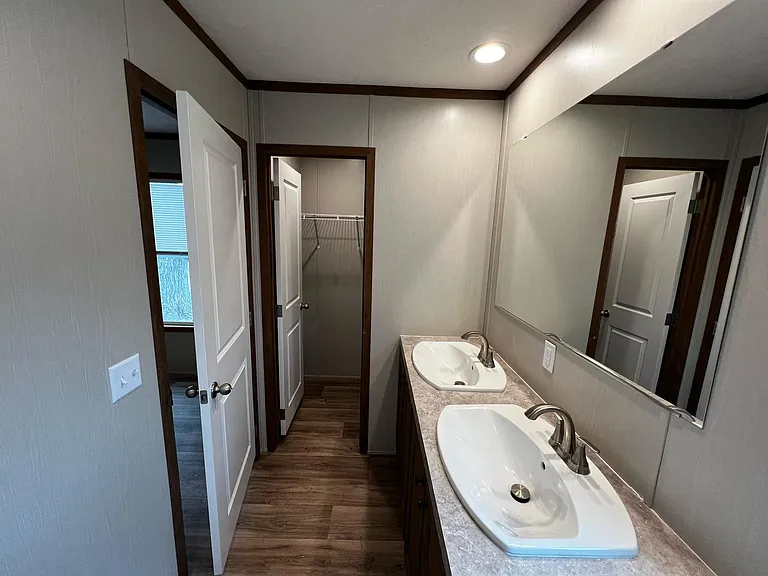 Creekside Village — Photo 16