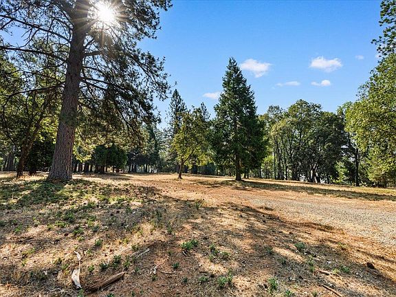 3rd image of 11094 Cement Hill Rd
