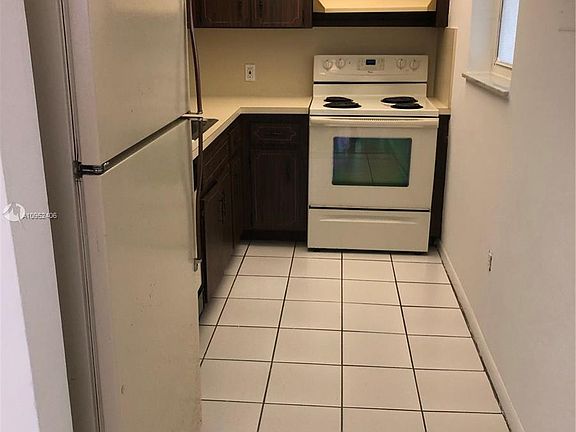 5th image of 3862 NE 171st St #A