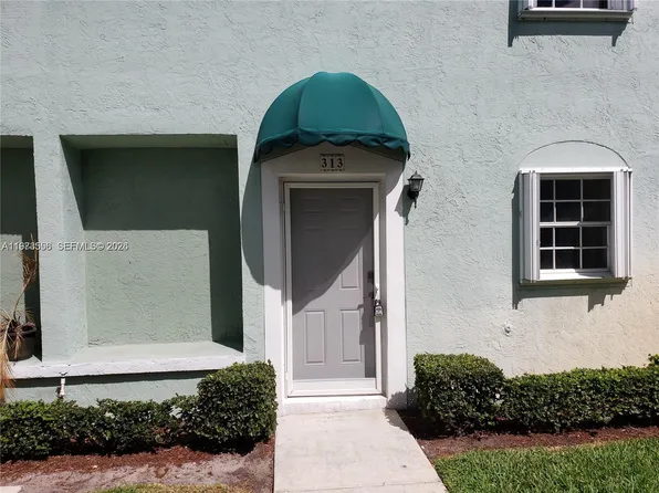 313 Waterside Dr #313, Lake Worth, FL 33462