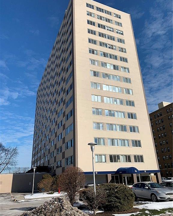 1st image of 12520 Edgewater Dr APT 1207